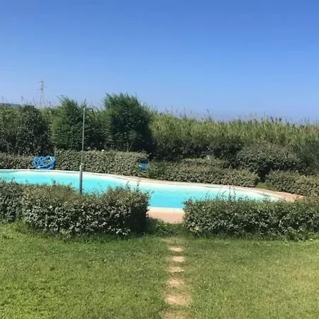 Con La Piscina *